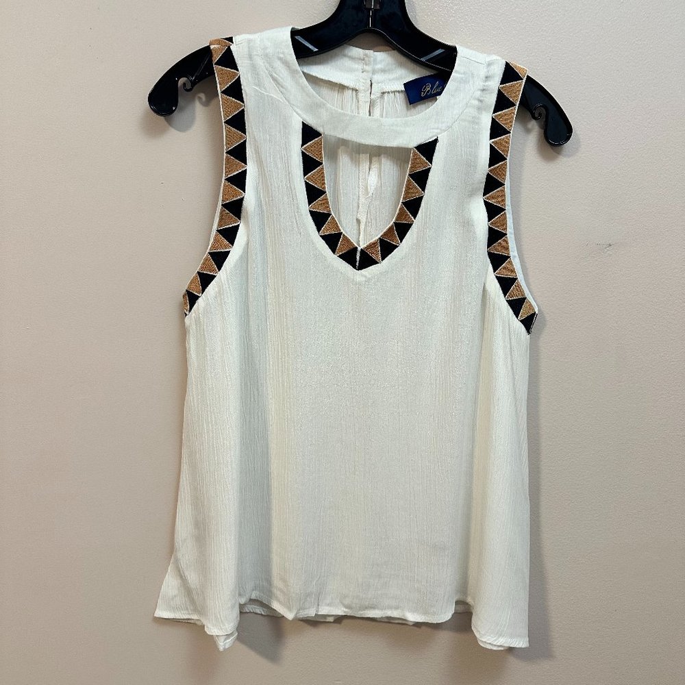 NWT Francescas, keyhole front with Tribal embroidery